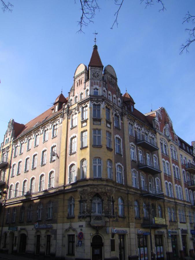 Jopi Hostel Katowice Centrum Bagian luar foto